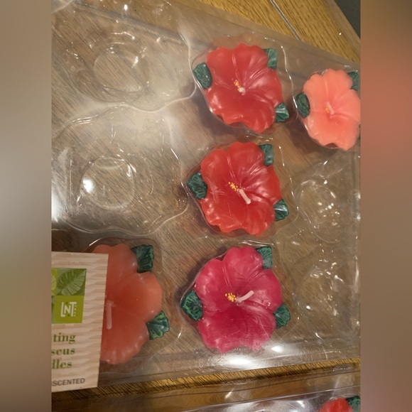 Hibiscus Floating Candles, 14 Total, 9 NIB & 5 NIB, clean and Smoke Free Home - Picture 6 of 16